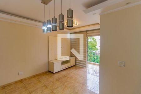 Sala de apartamento para alugar com 3 quartos, 73m² em Parque Tomas Saraiva, São Paulo