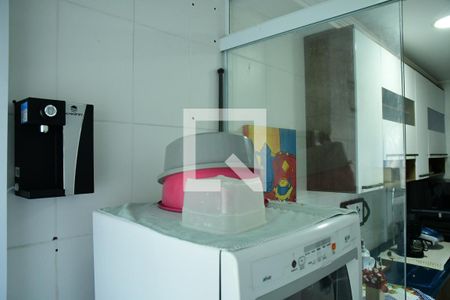 Área de Serviço de apartamento para alugar com 3 quartos, 63m² em Jardim Isis, Cotia