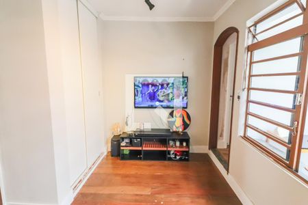 Sala TV de casa à venda com 5 quartos, 320m² em Ferreira, São Paulo