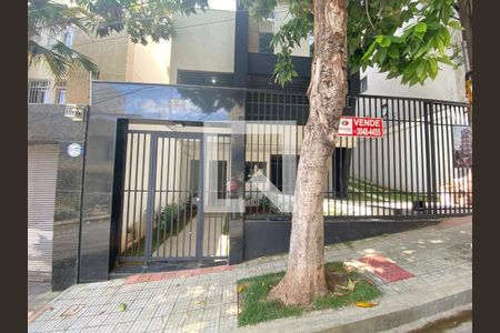 Apartamento à venda com 62m², 2 quartos e 2 vagas Apartamento à venda com 62m², 2 quartos e 2 vagasHall de entrada