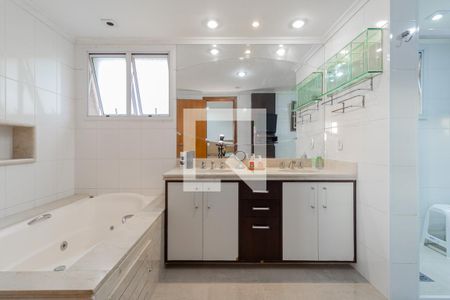 Apartamento à venda com 202m², 3 quartos e 3 vagasBanheiro Suíte 1