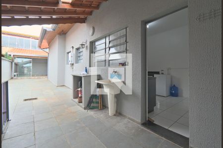 Casa à venda com 224m², 4 quartos e 3 vagasÁrea de Serviço (lateral)