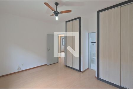 Casa à venda com 224m², 4 quartos e 3 vagasSuíte