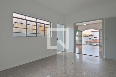 Casa à venda com 224m², 4 quartos e 3 vagasSala 2