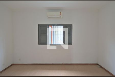 Casa à venda com 224m², 4 quartos e 3 vagasSuíte