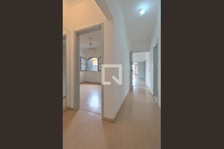 Casa à venda com 224m², 4 quartos e 3 vagasCorredor (pavimento superior)