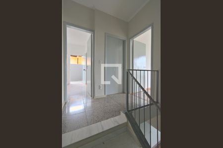 Casa à venda com 224m², 4 quartos e 3 vagasEscada