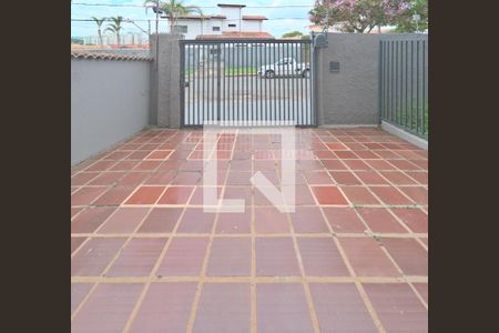 Casa à venda com 224m², 4 quartos e 3 vagasFrente e Garagem