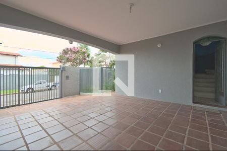 Casa à venda com 224m², 4 quartos e 3 vagasFrente e Garagem