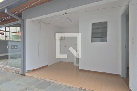 Casa à venda com 224m², 4 quartos e 3 vagasÁrea de Serviço (fundos)