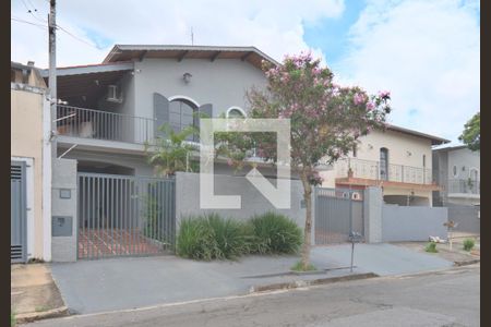 Casa à venda com 224m², 4 quartos e 3 vagasFachada