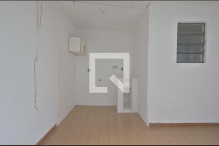 Casa à venda com 224m², 4 quartos e 3 vagasÁrea de Serviço (fundos)