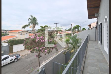 Varanda de casa à venda com 4 quartos, 224m² em Vila Nogueira, Campinas