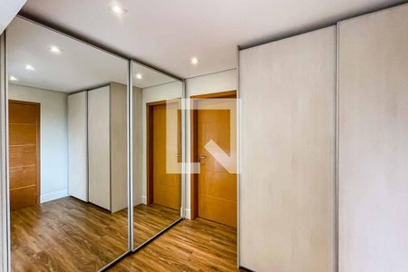 Apartamento à venda com 171m², 3 quartos e 3 vagasSuíte 1