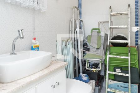 Casa à venda com 290m², 3 quartos e 2 vagas Casa à venda com 290m², 3 quartos e 2 vagasBanheiro de serviço