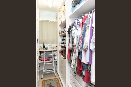 Casa à venda com 290m², 3 quartos e 2 vagas Casa à venda com 290m², 3 quartos e 2 vagasCloset da Suíte 1