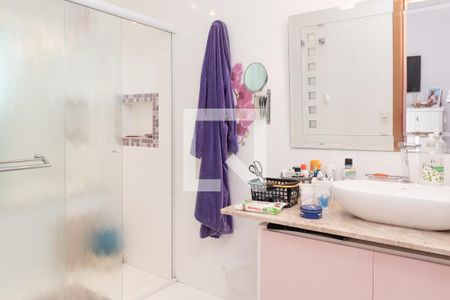 Casa à venda com 290m², 3 quartos e 2 vagas Casa à venda com 290m², 3 quartos e 2 vagasBanheiro da Suíte 1