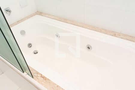 Casa à venda com 290m², 3 quartos e 2 vagas Casa à venda com 290m², 3 quartos e 2 vagasBanheiro da Suíte 1