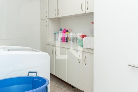 Casa à venda com 290m², 3 quartos e 2 vagas Casa à venda com 290m², 3 quartos e 2 vagasLavanderia