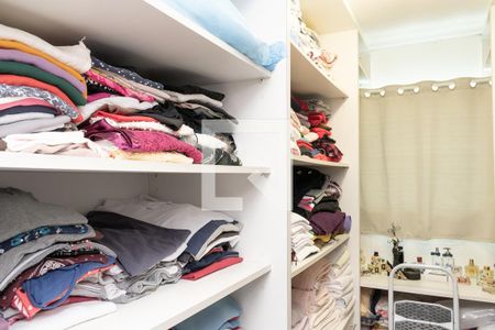 Casa à venda com 290m², 3 quartos e 2 vagas Casa à venda com 290m², 3 quartos e 2 vagasCloset da Suíte 1