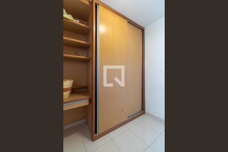 Apartamento à venda com 168m², 3 quartos e 2 vagasQuarto de Serviço