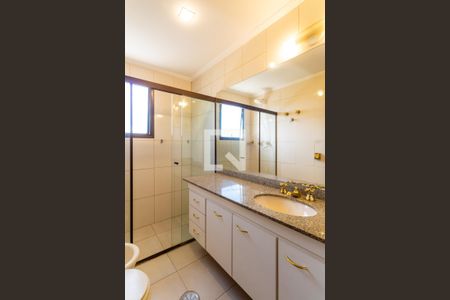 Apartamento à venda com 168m², 3 quartos e 2 vagasBanheiro da Suíte 2