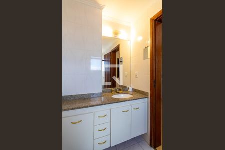 Apartamento à venda com 168m², 3 quartos e 2 vagasBanheiro da Suíte 3