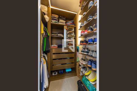 Apartamento à venda com 130m², 3 quartos e 2 vagas Apartamento à venda com 130m², 3 quartos e 2 vagasCloset da Suite