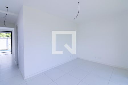 Sala de casa de condomínio à venda com 4 quartos, 264m² em Recreio dos Bandeirantes, Rio de Janeiro