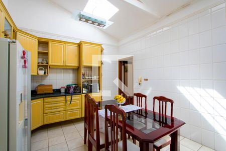 Casa à venda com 218m², 3 quartos e 3 vagasCozinha