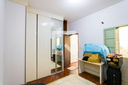 Casa à venda com 218m², 3 quartos e 3 vagasQuarto 3 - Suíte