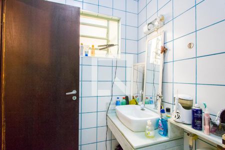 Casa à venda com 218m², 3 quartos e 3 vagasBanheiro do quarto 1