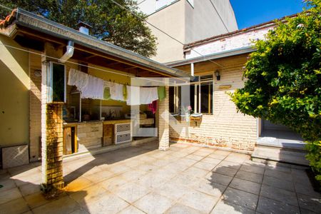 Casa à venda com 218m², 3 quartos e 3 vagasQuintal/Área de serviço