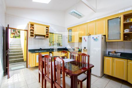 Casa à venda com 218m², 3 quartos e 3 vagasCozinha