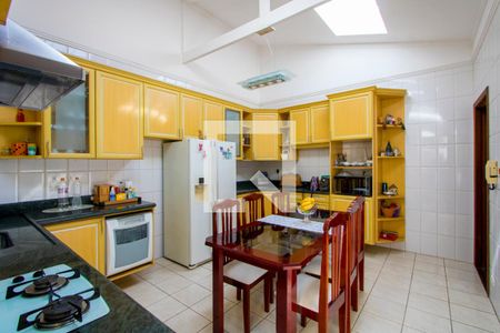 Casa à venda com 218m², 3 quartos e 3 vagasCozinha