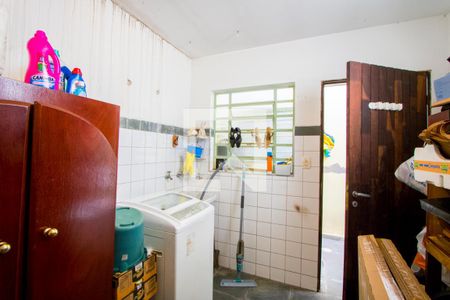 Casa à venda com 218m², 3 quartos e 3 vagasÁrea de serviço