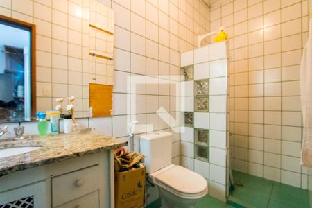 Casa à venda com 218m², 3 quartos e 3 vagasBanheiro do quarto 3