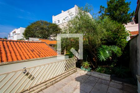 Casa à venda com 218m², 3 quartos e 3 vagasQuintal