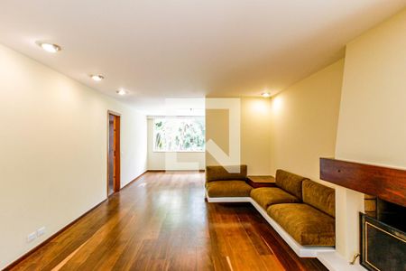 Casa à venda com 430m², 4 quartos e 4 vagasSala de estar