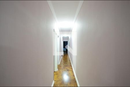 Casa à venda com 300m², 4 quartos e 3 vagasCorredor