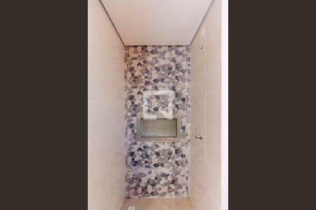 Banheiro de kitnet/studio para alugar com 1 quarto, 25m² em Vila Elze, São Paulo