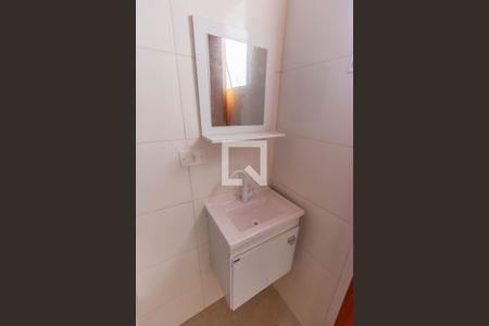 Banheiro de kitnet/studio para alugar com 1 quarto, 25m² em Vila Elze, São Paulo