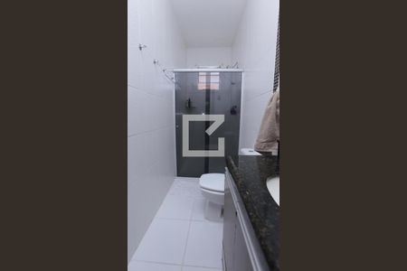 Banheiro de casa à venda com 2 quartos, 121m² em Nacional, Contagem