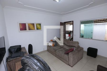 Sala de casa à venda com 2 quartos, 121m² em Nacional, Contagem