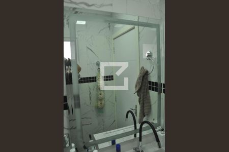 Casa à venda com 70m², 2 quartos e 2 vagasBanheiro