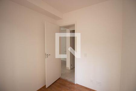 Quarto 1 de apartamento para alugar com 2 quartos, 38m² em Vila Carmosina, São Paulo