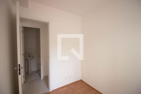 Quarto 1 de apartamento para alugar com 2 quartos, 38m² em Vila Carmosina, São Paulo