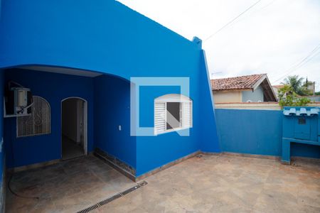 Casa para alugar com 75m², 2 quartos e 1 vagaQuintal