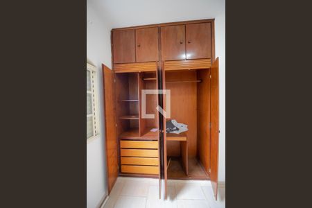 Casa para alugar com 75m², 2 quartos e 1 vagaQuarto 02 - Armário