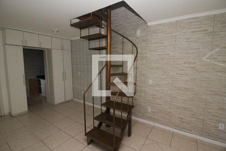 Escada de casa para alugar com 2 quartos, 67m² em Tristeza, Porto Alegre